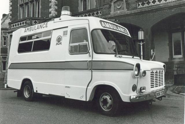 Ford Transit Hanlon Ambulance ROR 233S 'Hantsam 307'.