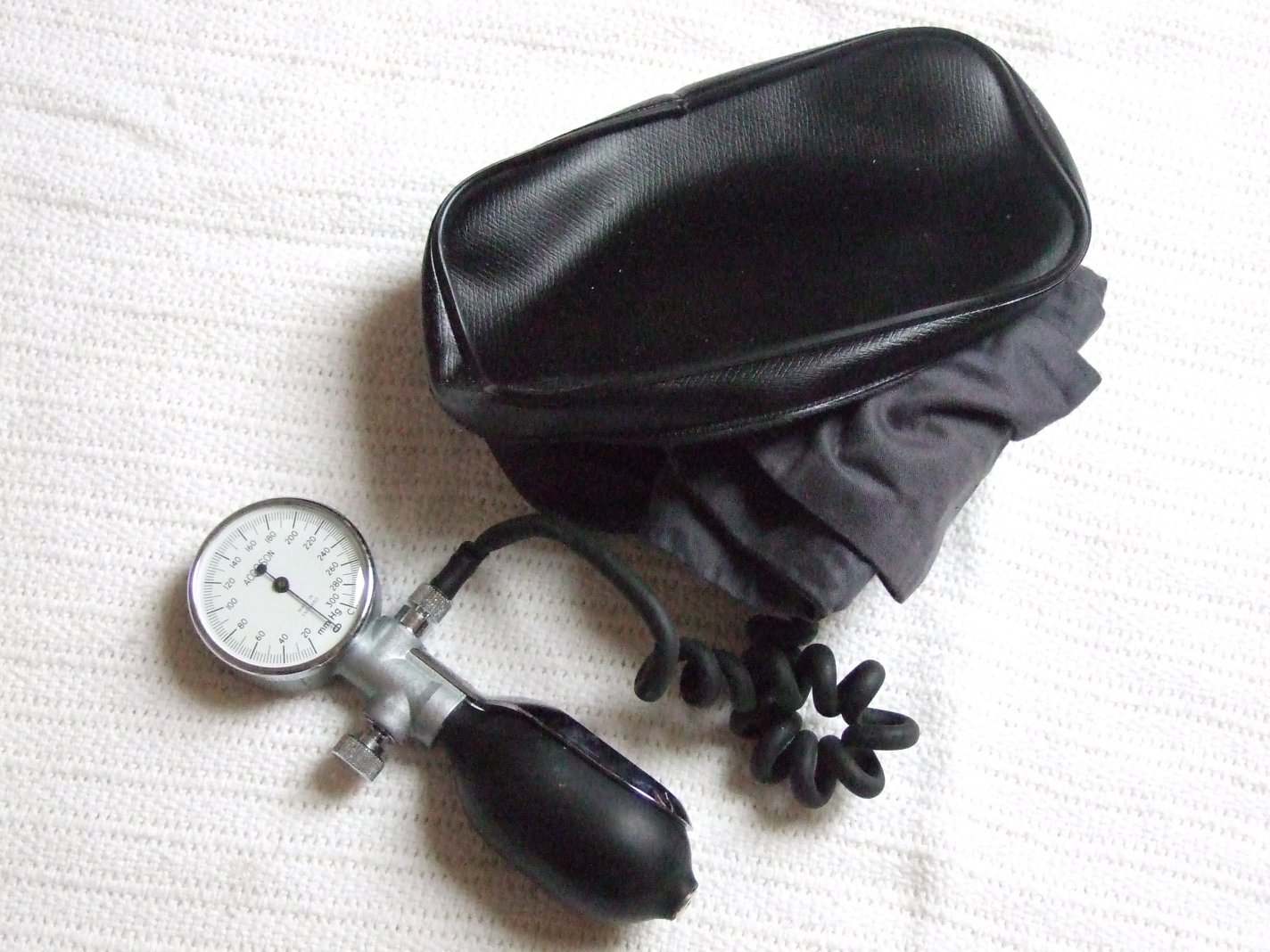 'Accoson' Sphygmomanometer.