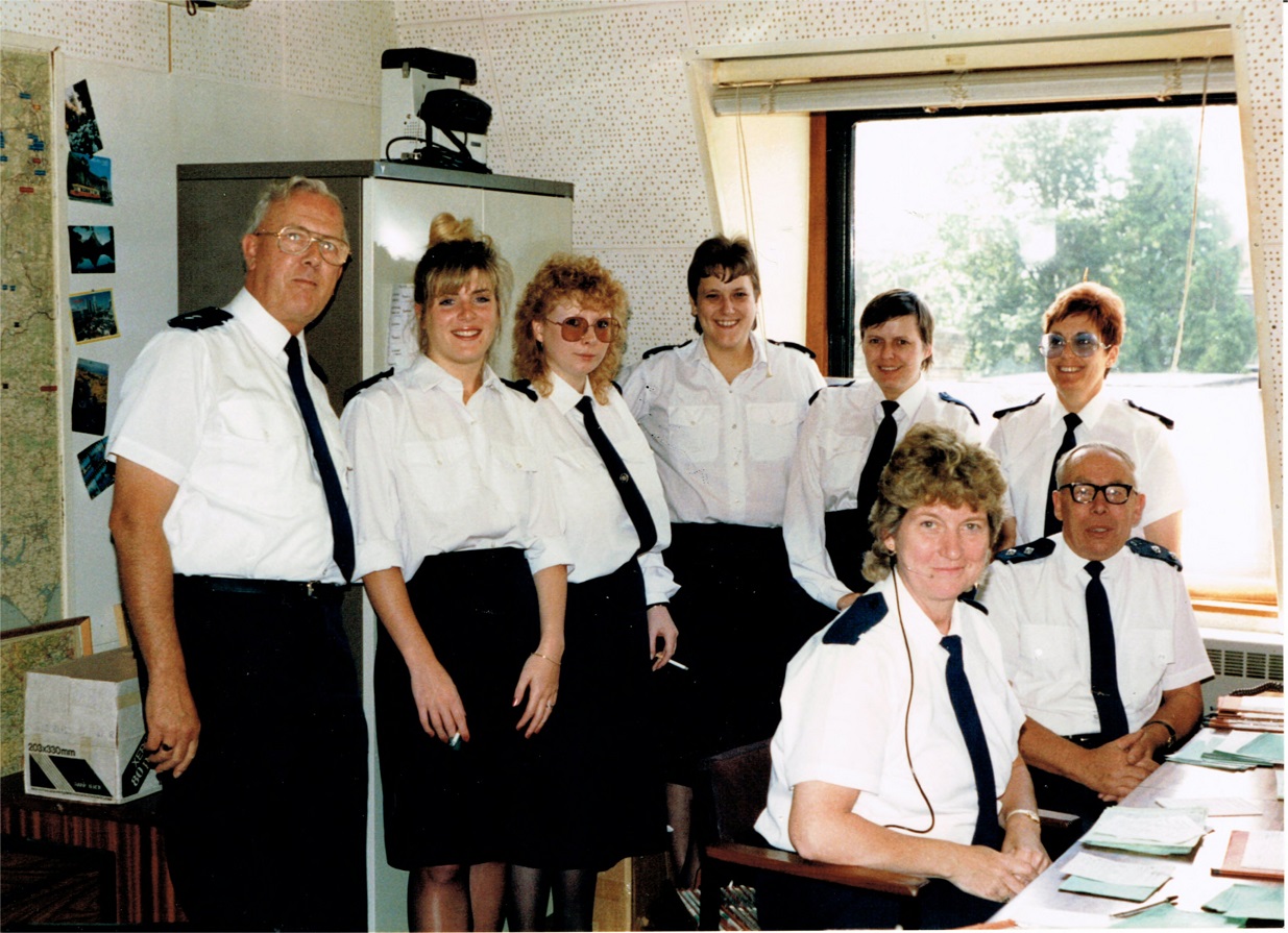 Dave Hilborne, Sam, Jo, BH, Alison, Sharron, Penelope, Wally Dyke, Mo.